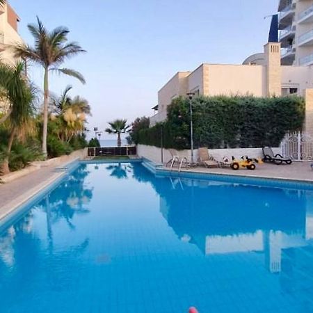 Pegasus Beach Front Apartment Лимасол Екстериор снимка