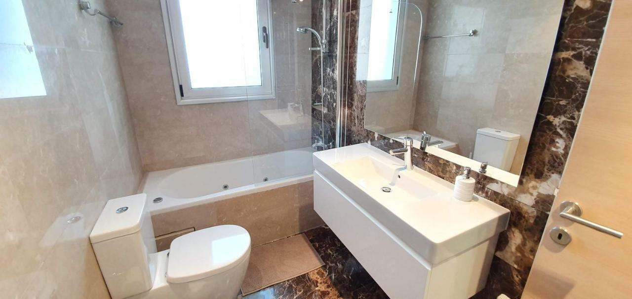 Pegasus Beach Front Apartment Лимасол Екстериор снимка