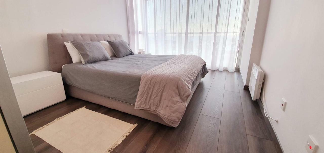 Pegasus Beach Front Apartment Лимасол Екстериор снимка